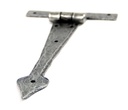 Pewter 6&quot; Arrow Head T Hinge (pair) in-situ