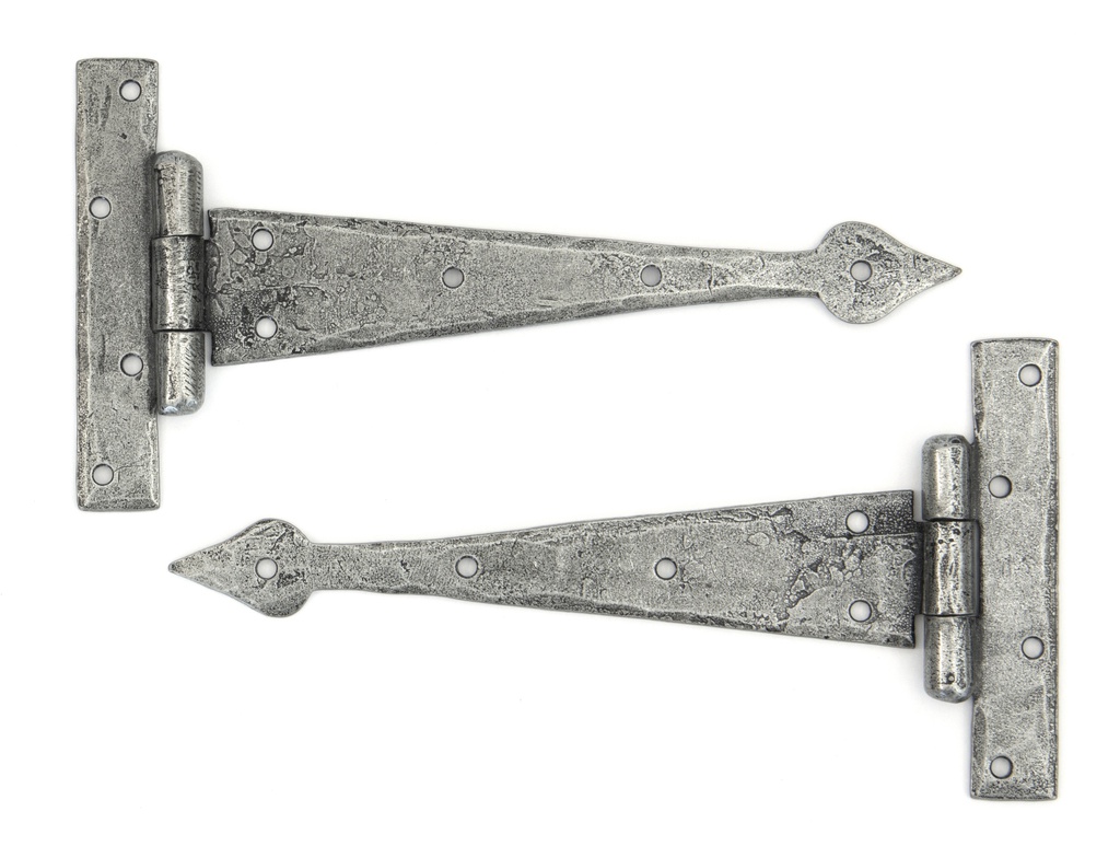 Pewter 9" Arrow Head T Hinge (pair) in-situ