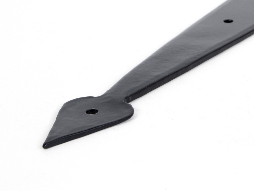 Black 15" Arrow Head T Hinge (pair) in-situ