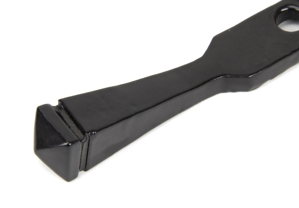 Black 12" Avon Stay in-situ
