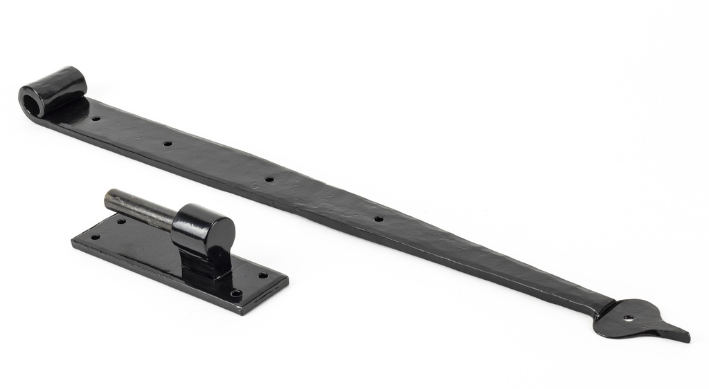 Black 24" Hook & Band Hinge (pair) in-situ