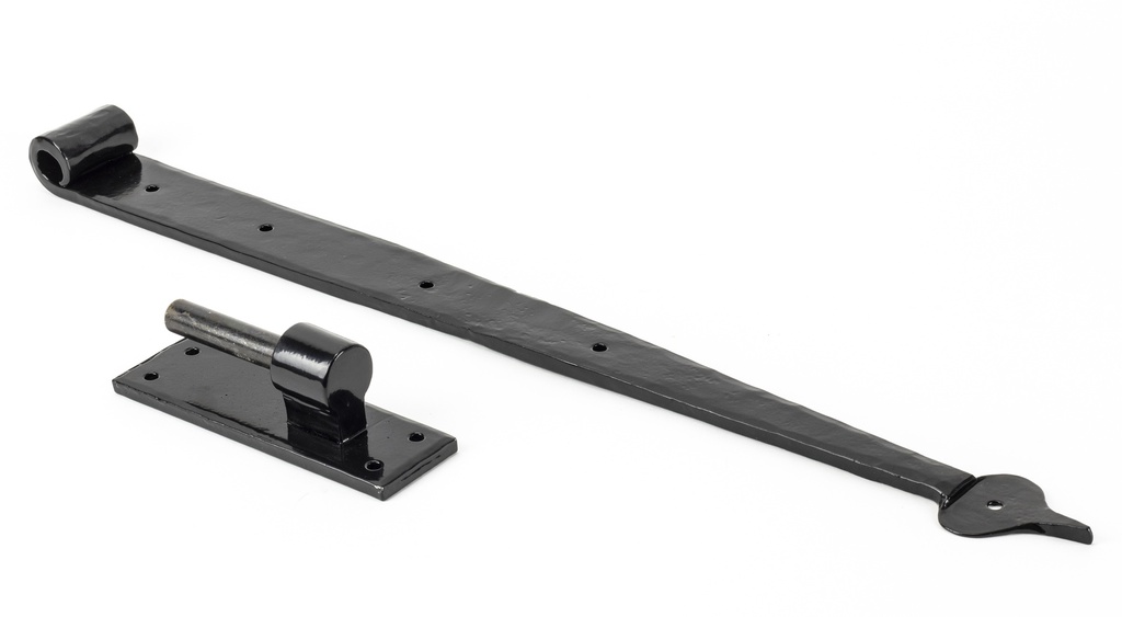 Black 24&quot; Hook &amp; Band Hinge (pair) in-situ