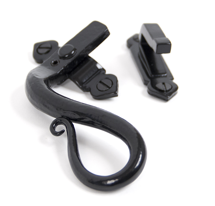 Black Locking Shepherd's Crook Fastener - LH in-situ