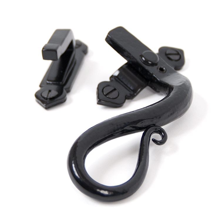 Black Locking Shepherd's Crook Fastener - RH in-situ