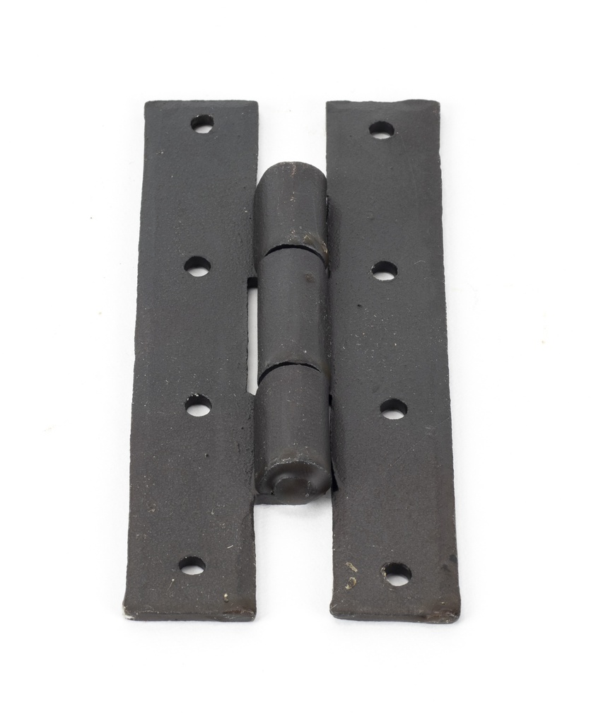 Beeswax 4" H Hinge (pair) in-situ