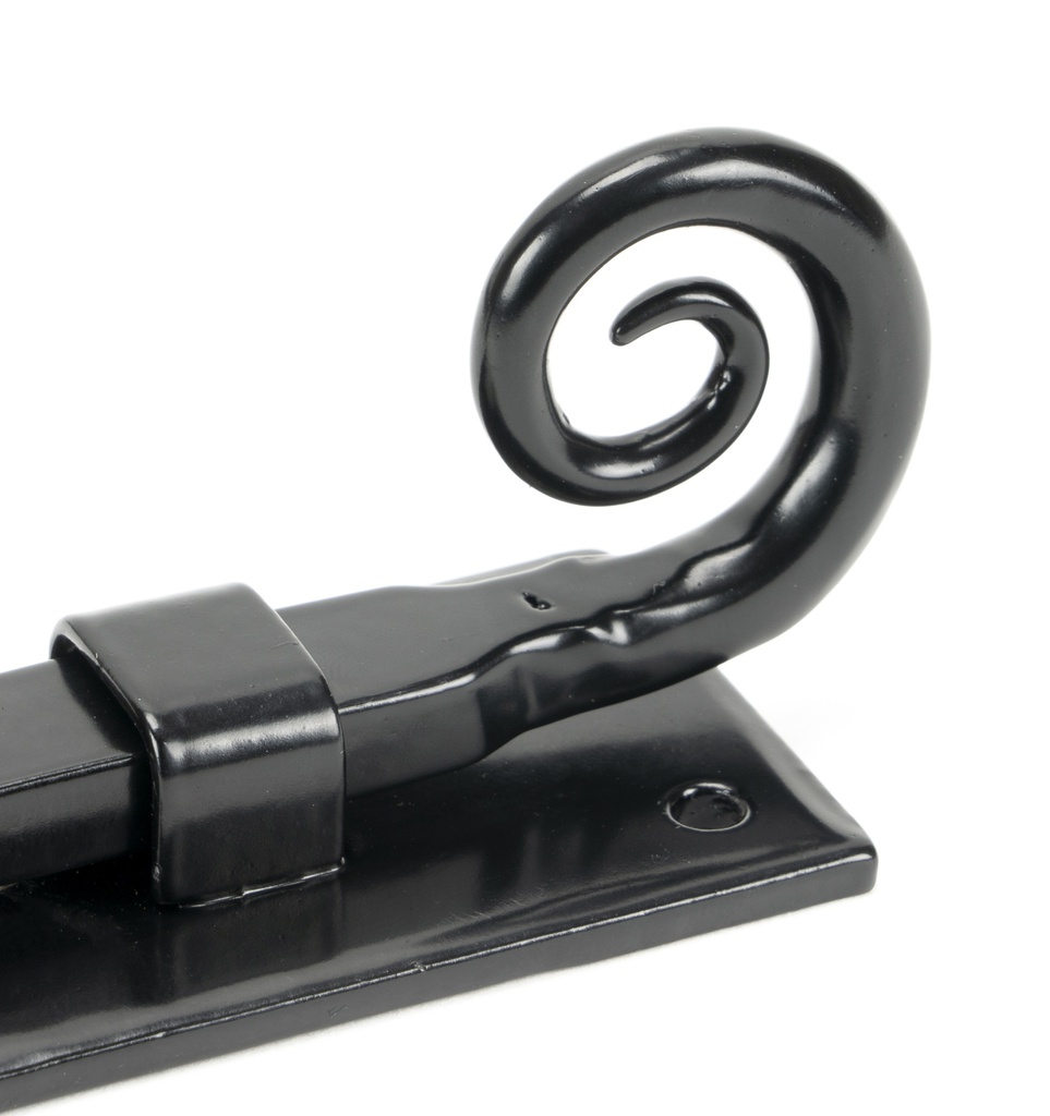 Black 4" Monkeytail Universal Bolt in-situ