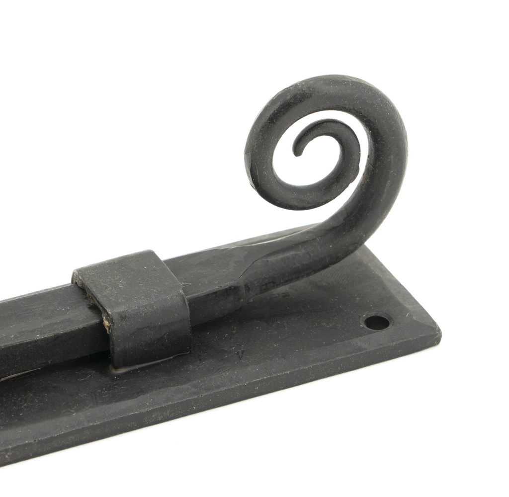 External Beeswax 6" Monkeytail Universal Bolt in-situ